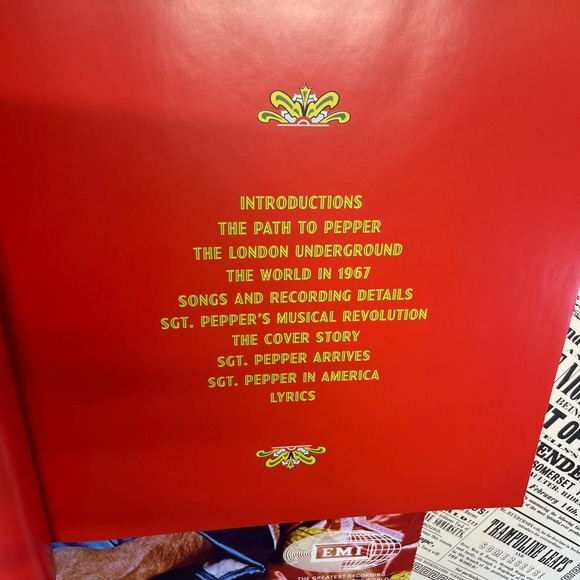 The Beatles Sgt. Pepper's Lonely Hearts Club Band Box Set (Discs Not Included) - Picture 5 of 14